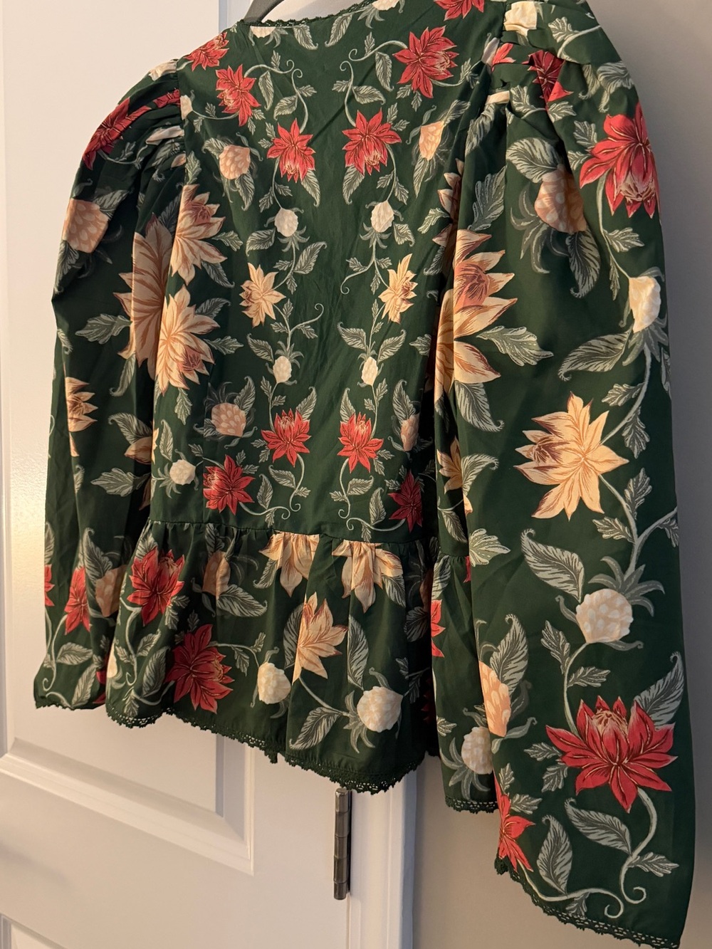 BNWT FARM Rio Dark Green Floral V-Neck Blouse Top cotton size M - Picture 4 of 13